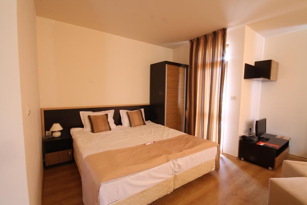Green Wood Hotel & Spa 班斯科 客房 照片