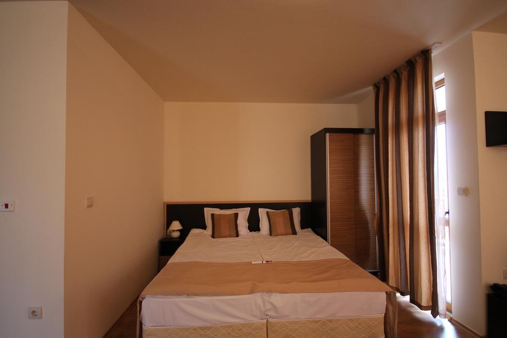 Green Wood Hotel & Spa 班斯科 客房 照片