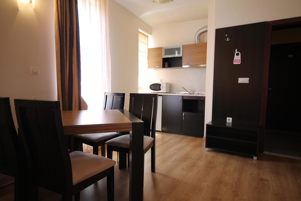 Green Wood Hotel & Spa 班斯科 客房 照片